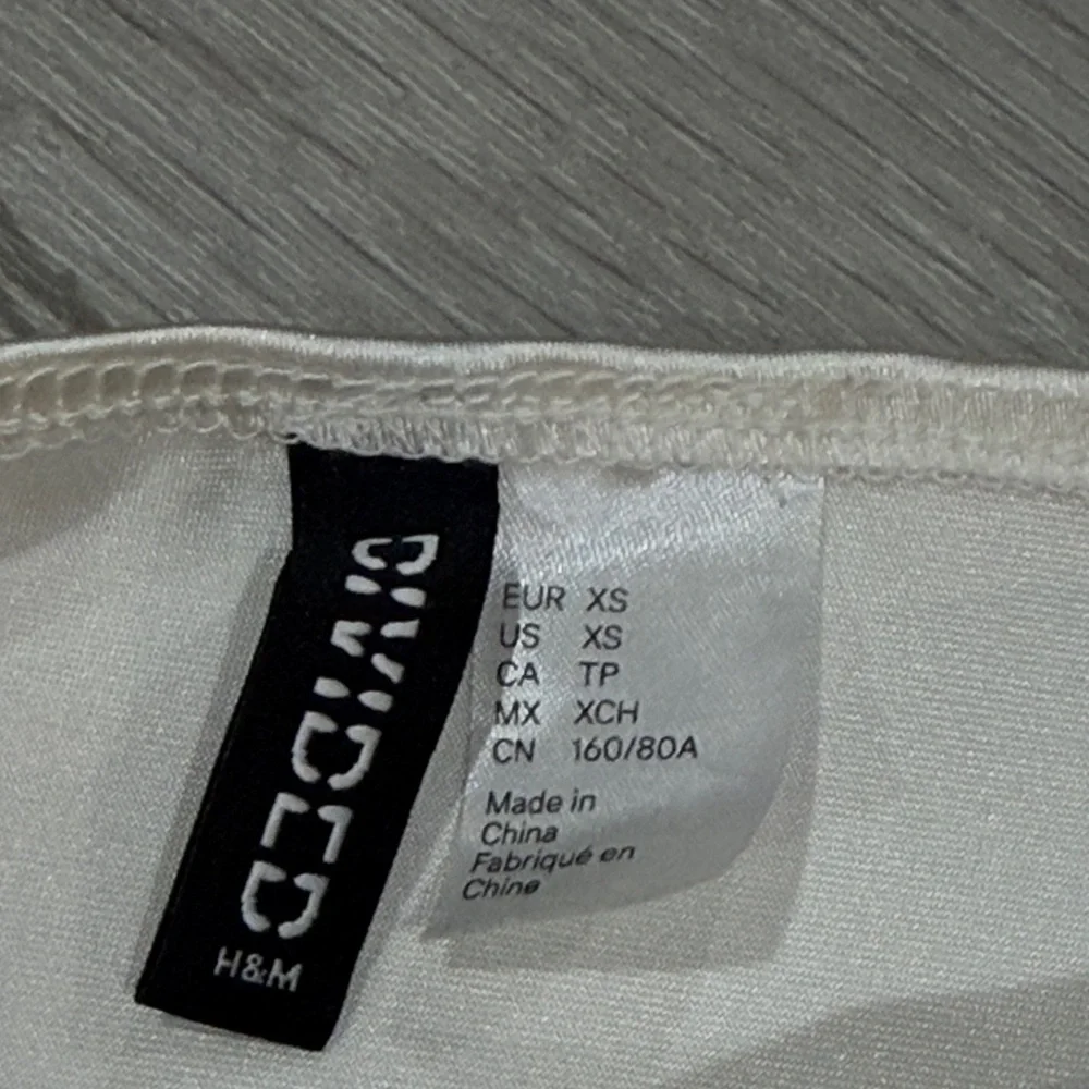 H&M Cream Bustier Top - Picture 2 of 3